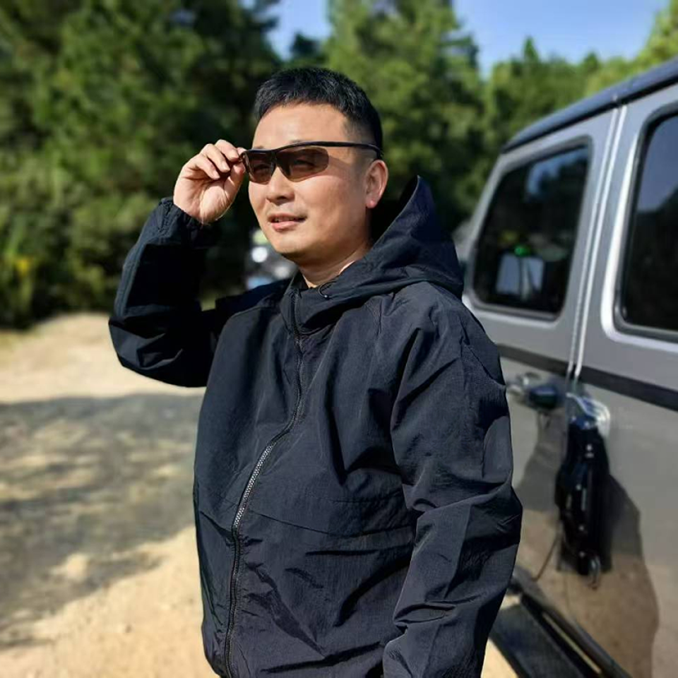 C-28 秋季男款防风防水黑色连帽工装风拉链冲锋衣夹克外套 BM005