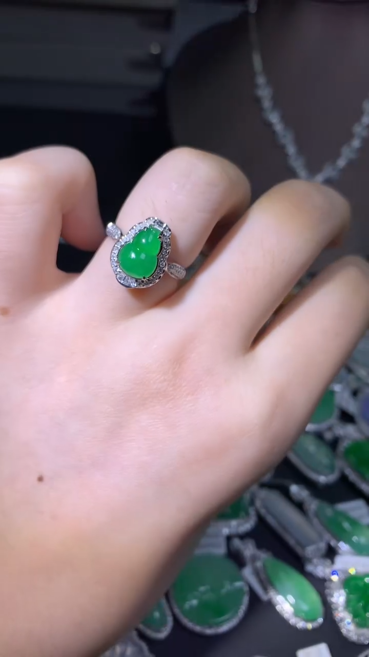 吊坠(不含链)18K金镶嵌翡翠戒指