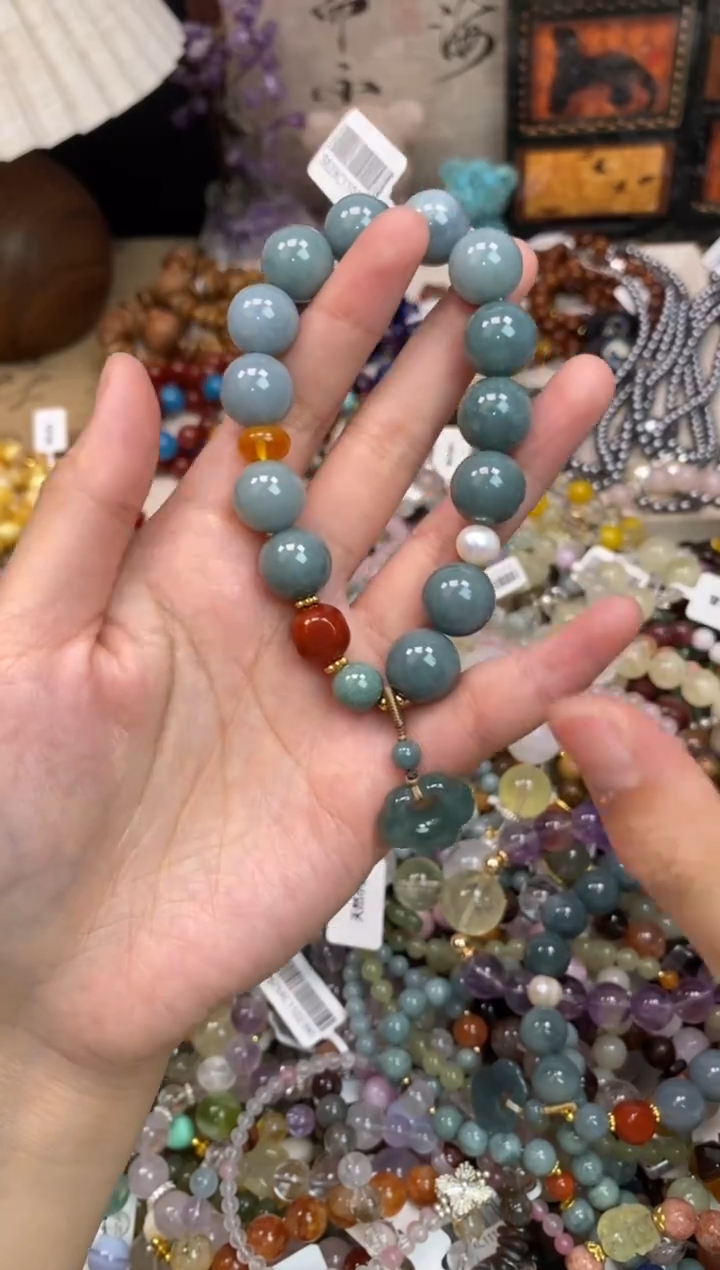 未镶嵌翡翠手饰183