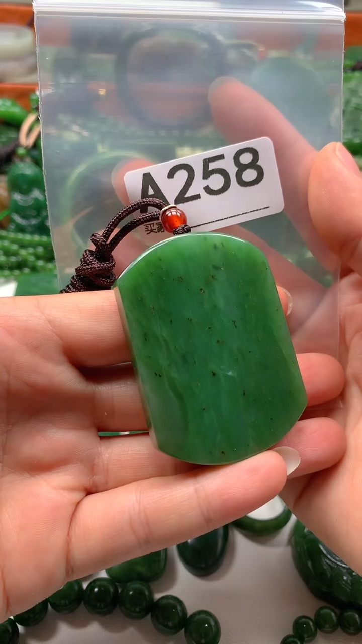 颈饰未镶嵌和田玉0