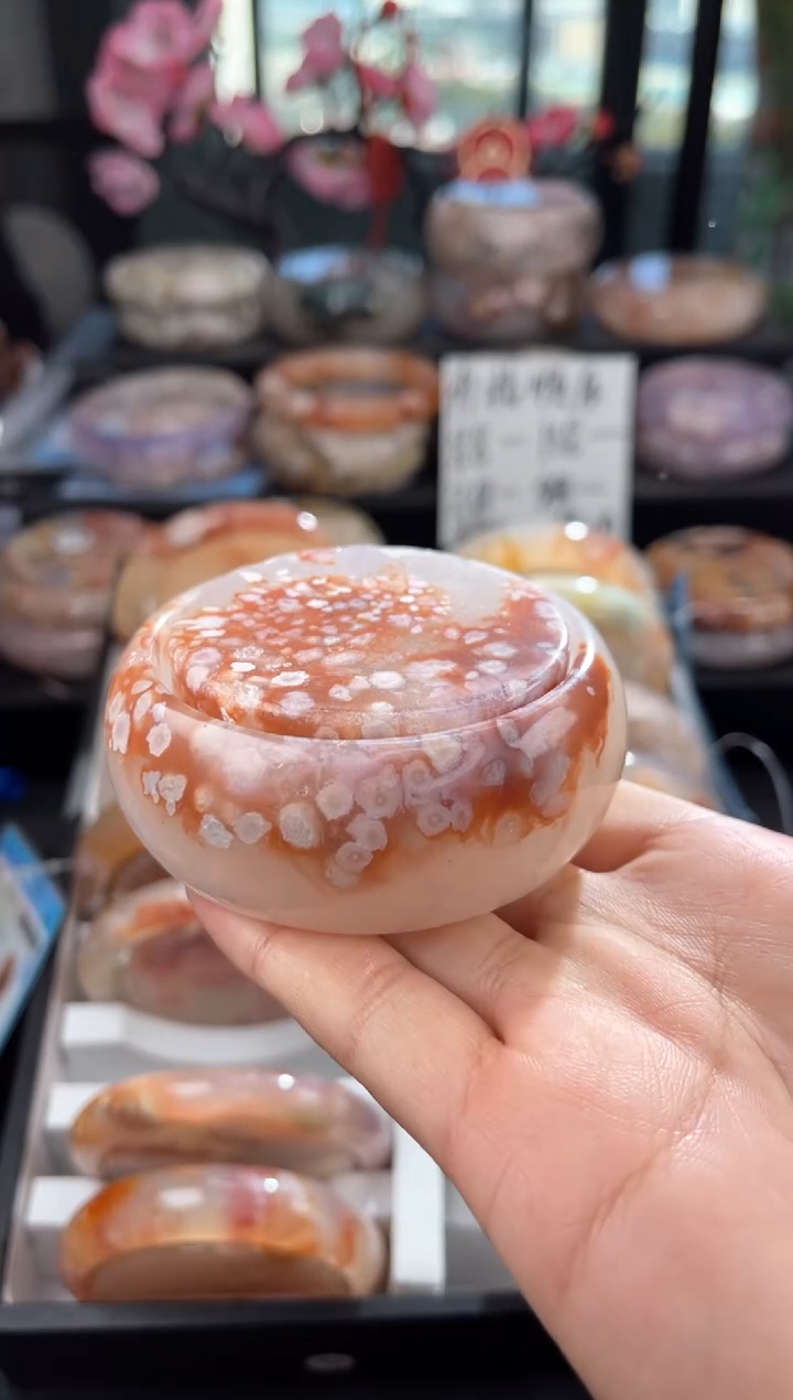 【闪购商品】石英质玉手镯未镶嵌56