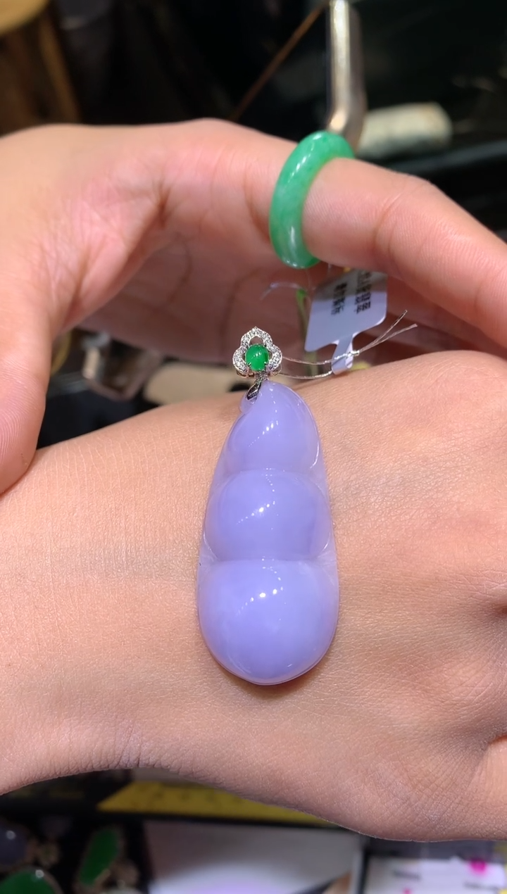 【闪购商品】翡翠吊坠(不含链)18K金镶嵌豆子