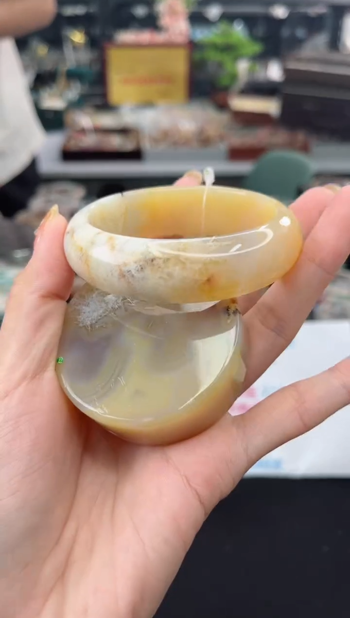 【闪购商品】石英质玉手镯未镶嵌56圈口（不退不换）1680805