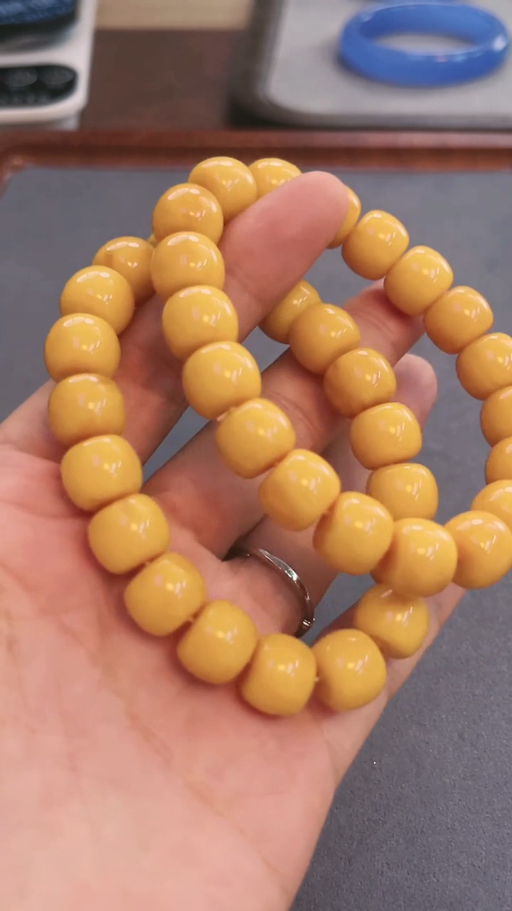 1618号精品黄色手串 卡12