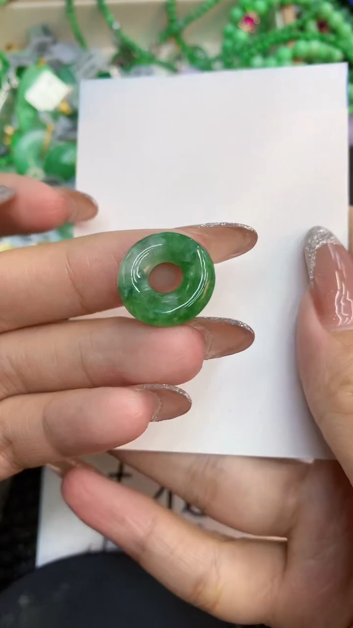 颈饰未镶嵌翡翠1