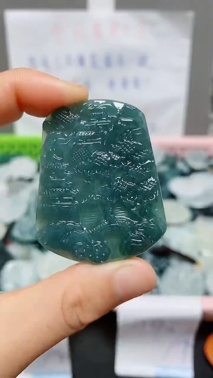 【闪购商品】翡翠颈饰未镶嵌天然翡翠A货