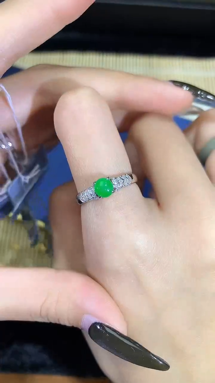 【闪购商品】翡翠戒指18K金镶嵌翡翠戒指CY