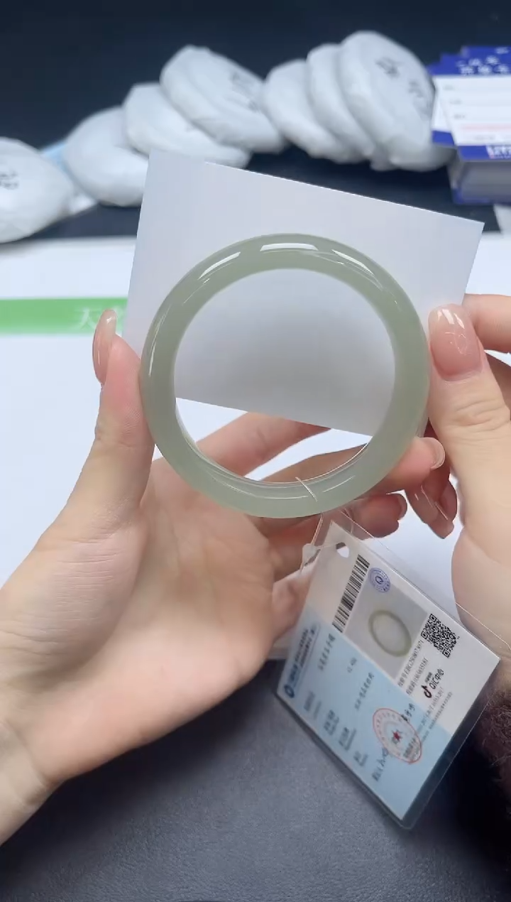 未镶嵌手镯石英质玉061-56