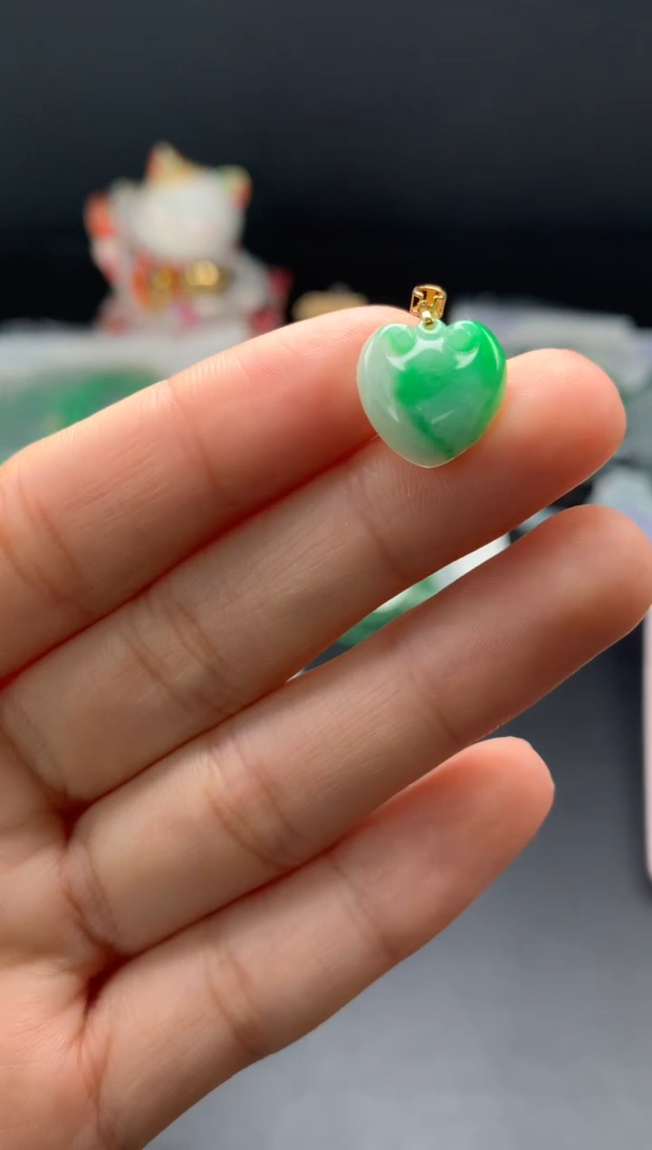 18K金镶嵌挂件翡翠6卡13.4x3.7x12.8