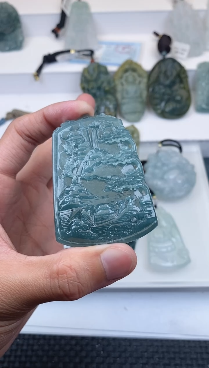 【闪购商品】翡翠颈饰未镶嵌         623