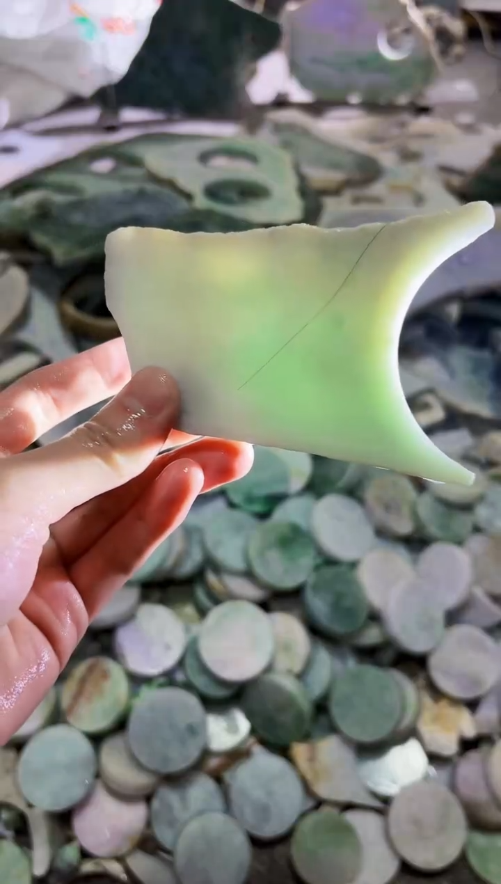 【闪购商品】翡翠颈饰未镶嵌A货吴玉2106