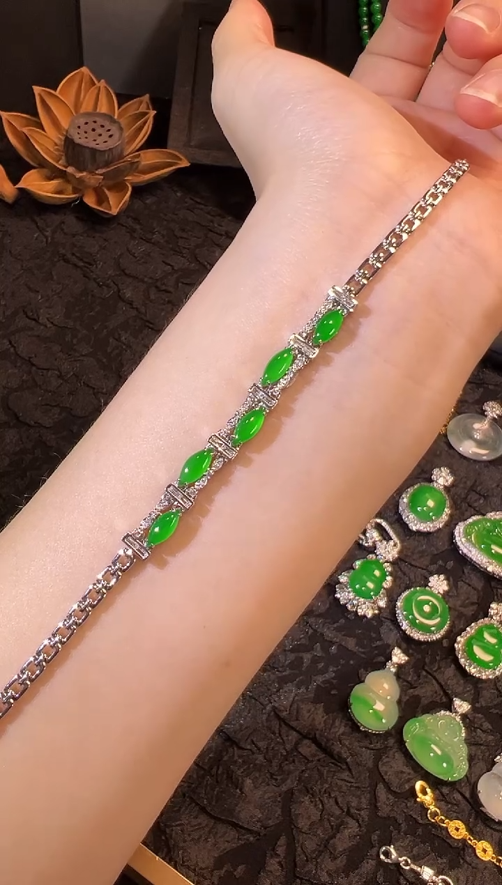 18K金镶嵌手链翡翠高冰黄阳绿水滴手链