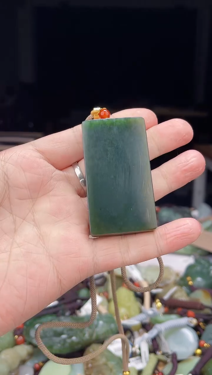 颈饰未镶嵌和田玉1