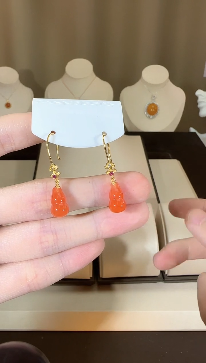 【闪购商品】南红玛瑙耳饰银S925镶嵌葫芦耳钩款7*32mm