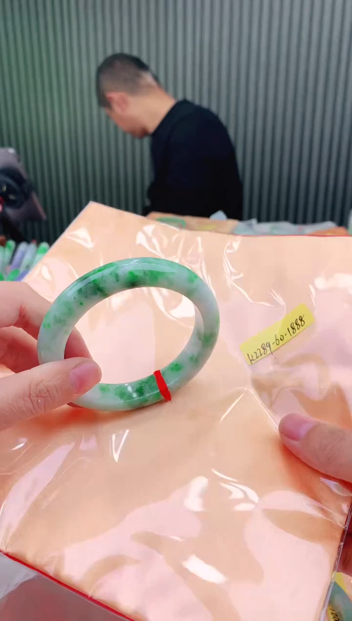 未镶嵌手镯翡翠60