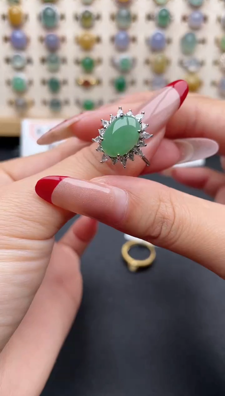 【闪购商品】翡翠戒指银S925镶嵌一物一证一礼盒