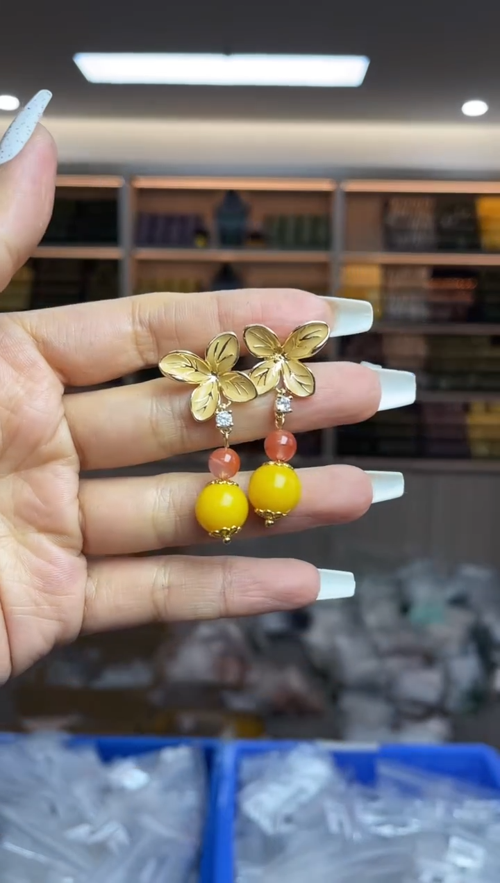 【闪购商品】蜜蜡裸石未镶嵌多样性发一件