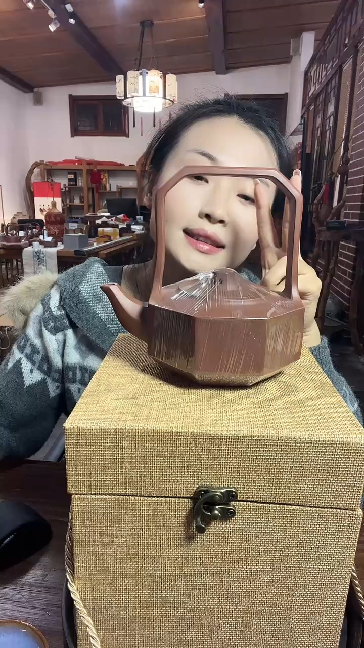 茶壶紫砂张*两八方提梁 茶壶