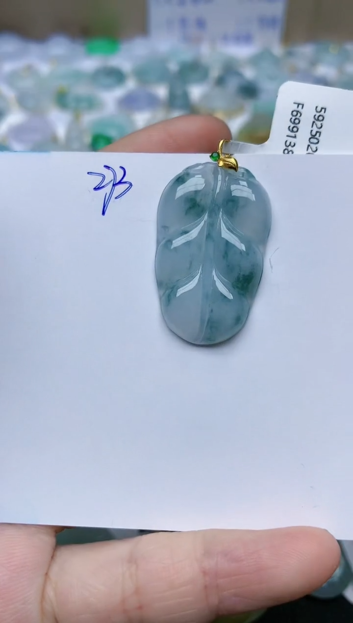 【闪购商品】翡翠颈饰18K金镶嵌天然翡翠A货    