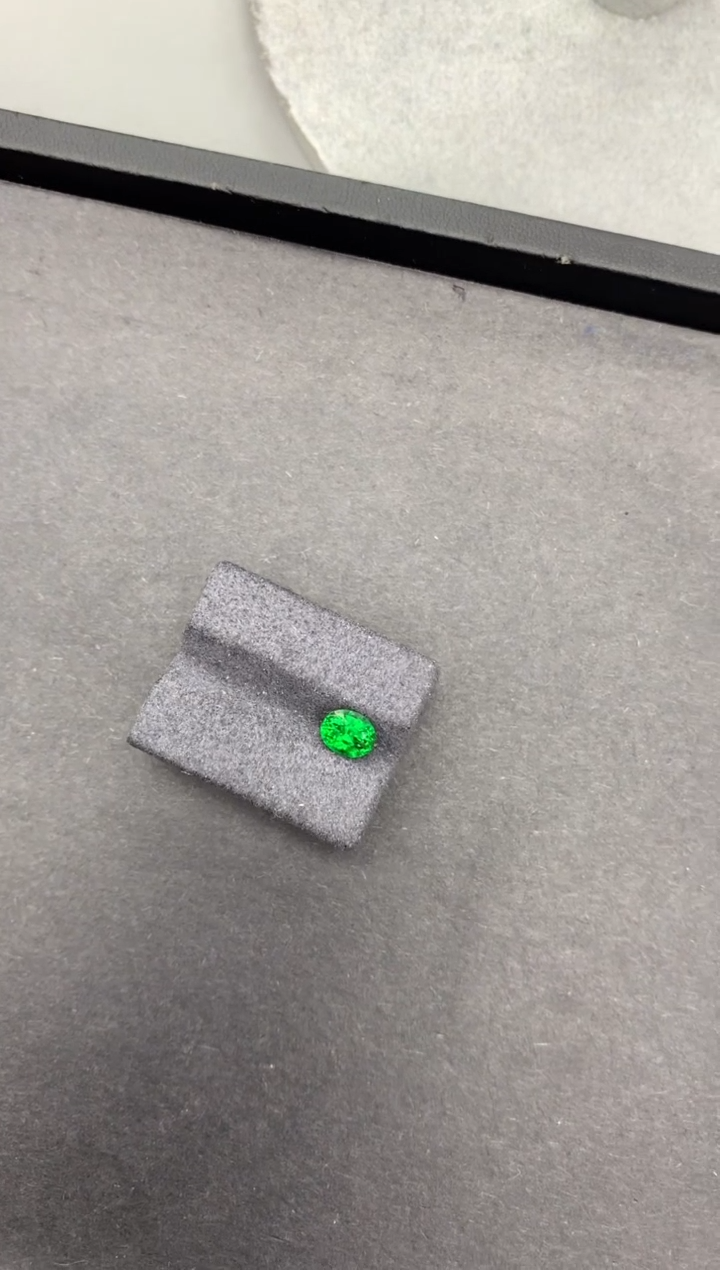 【闪购商品】石榴石（沙弗莱）裸石未镶嵌1.1克拉