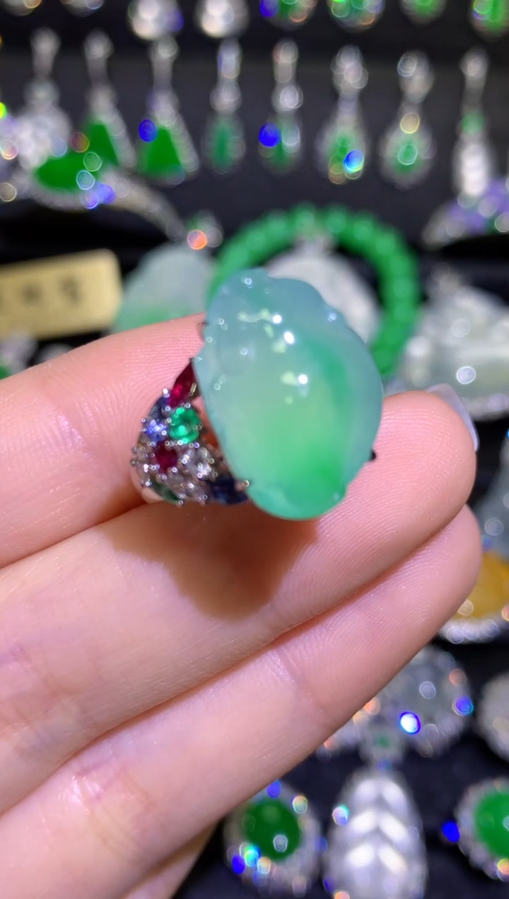 【闪购商品】翡翠戒指18K金镶嵌高冰金丝绿金蟾