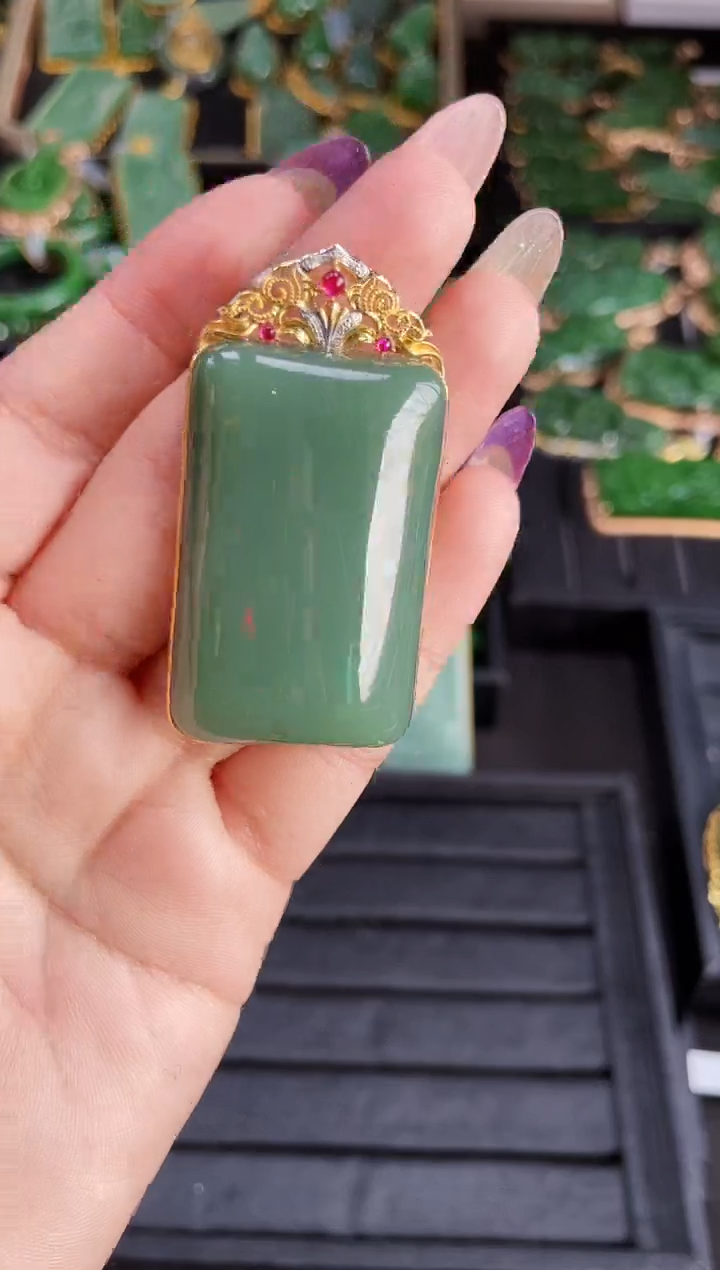 【闪购商品】和田玉吊坠18K金镶嵌48MM 多样性发一