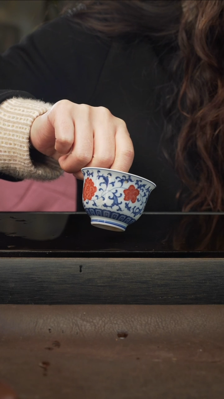 茶壶紫砂缠枝莲纹釉里红，70cc