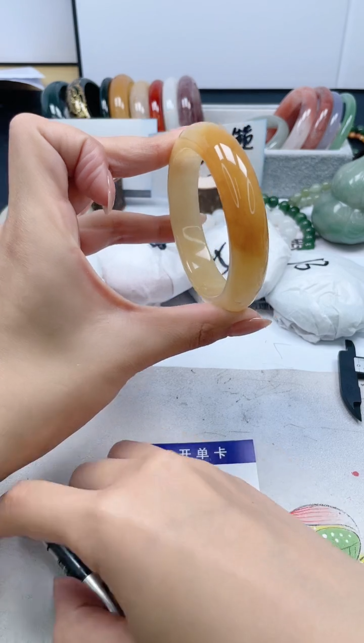 【闪购商品】石英质玉手镯未镶嵌241/59.4