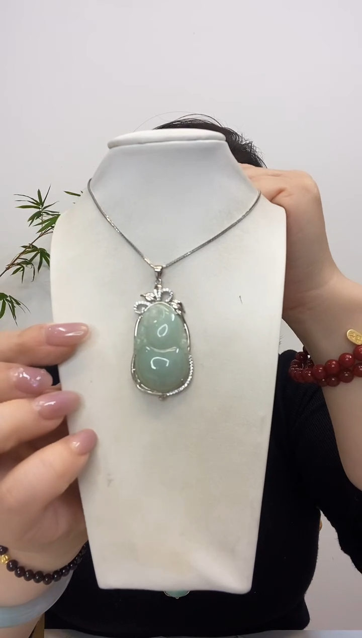 【闪购商品】翡翠吊坠(赠链)银S925镶嵌葫芦