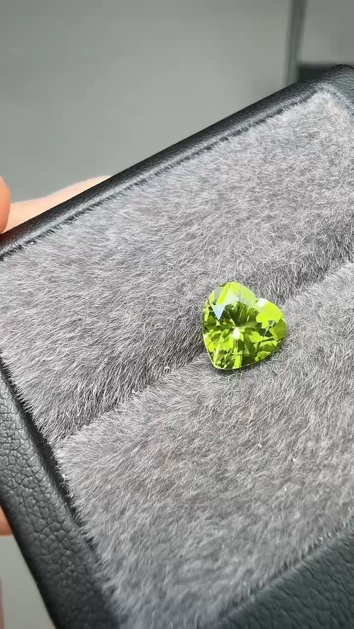 【闪购商品】橄榄石心形未镶嵌2ct-A245-1p