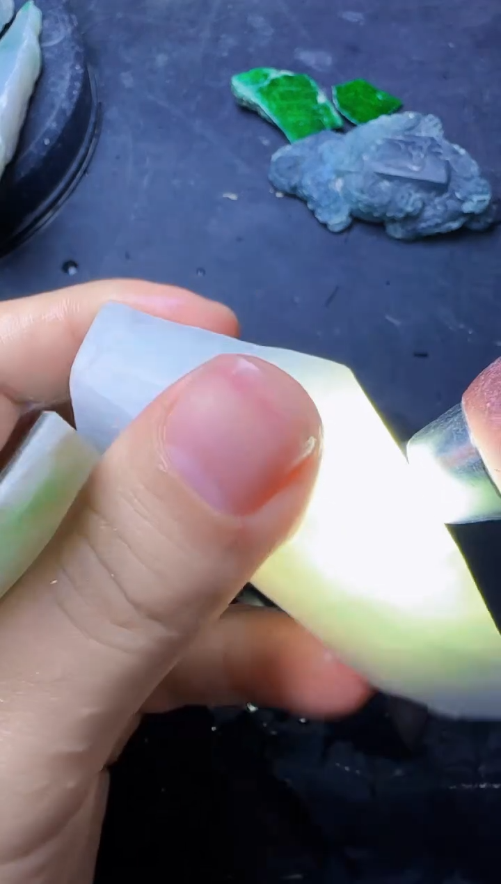 【闪购商品】翡翠挂件未镶嵌015翡翠