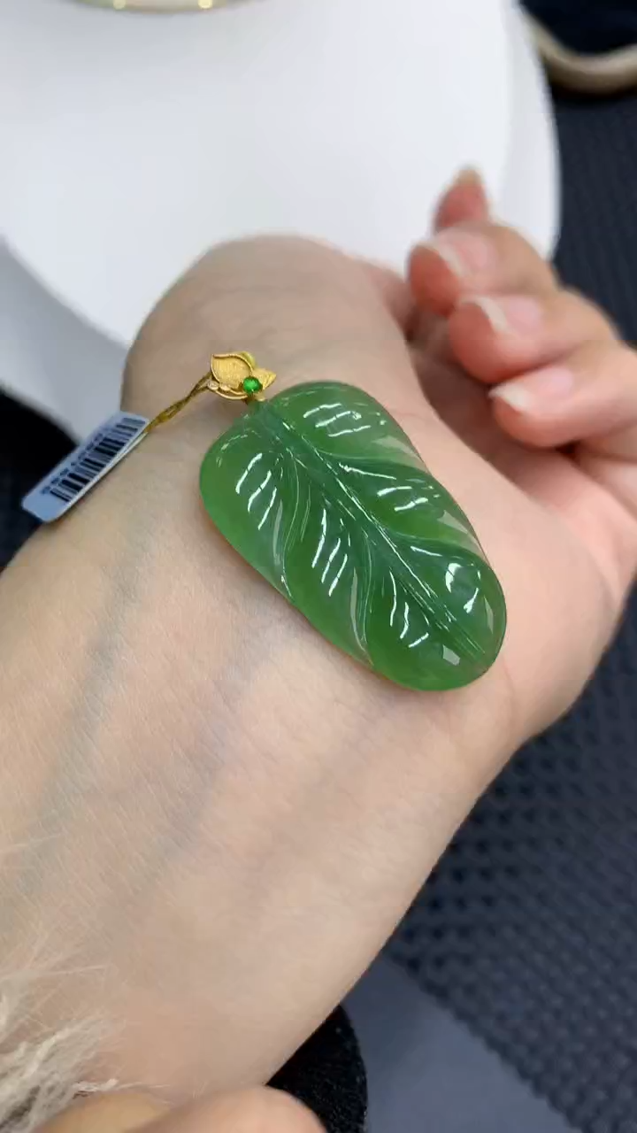 【闪购商品】翡翠颈饰18K金镶嵌            8