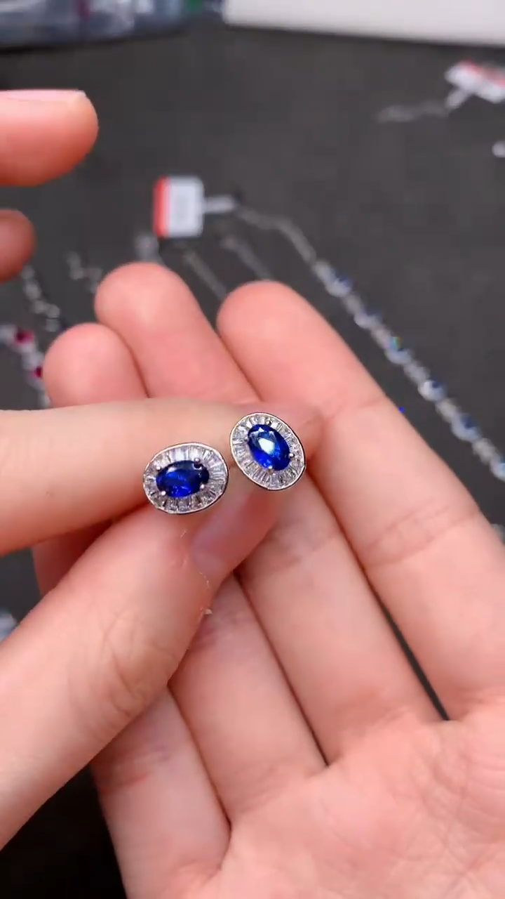 【闪购商品】蓝宝石耳饰银S925镶嵌.......