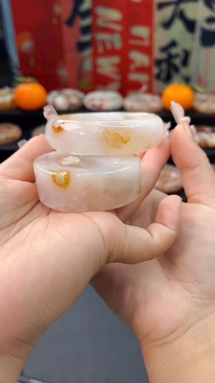 【闪购商品】石英质玉手镯未镶嵌赠送镯心（圈口）无证书54+