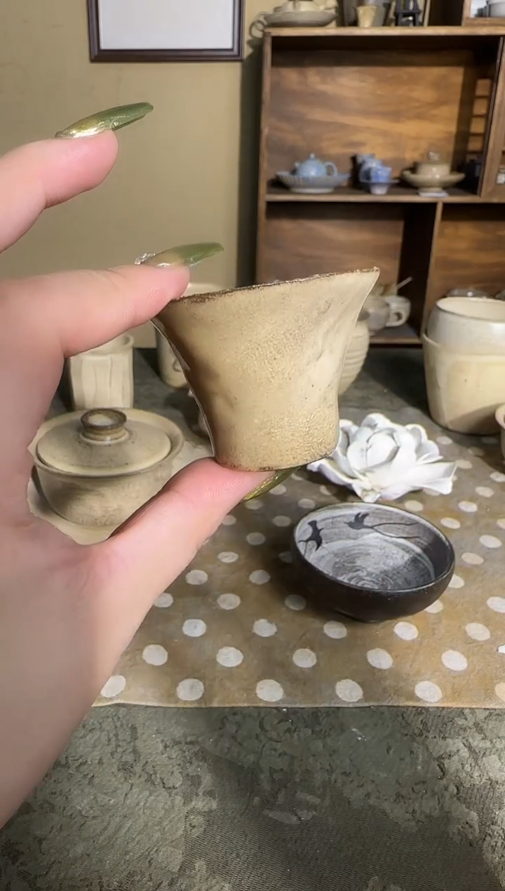 瓷片手作粉引手捏薄胎杯