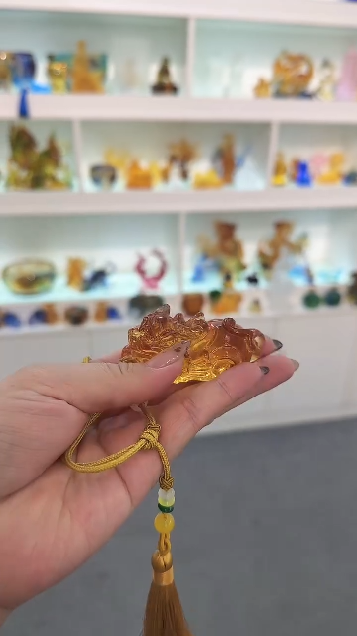 手工艺品琉璃黄色貔貅挂件