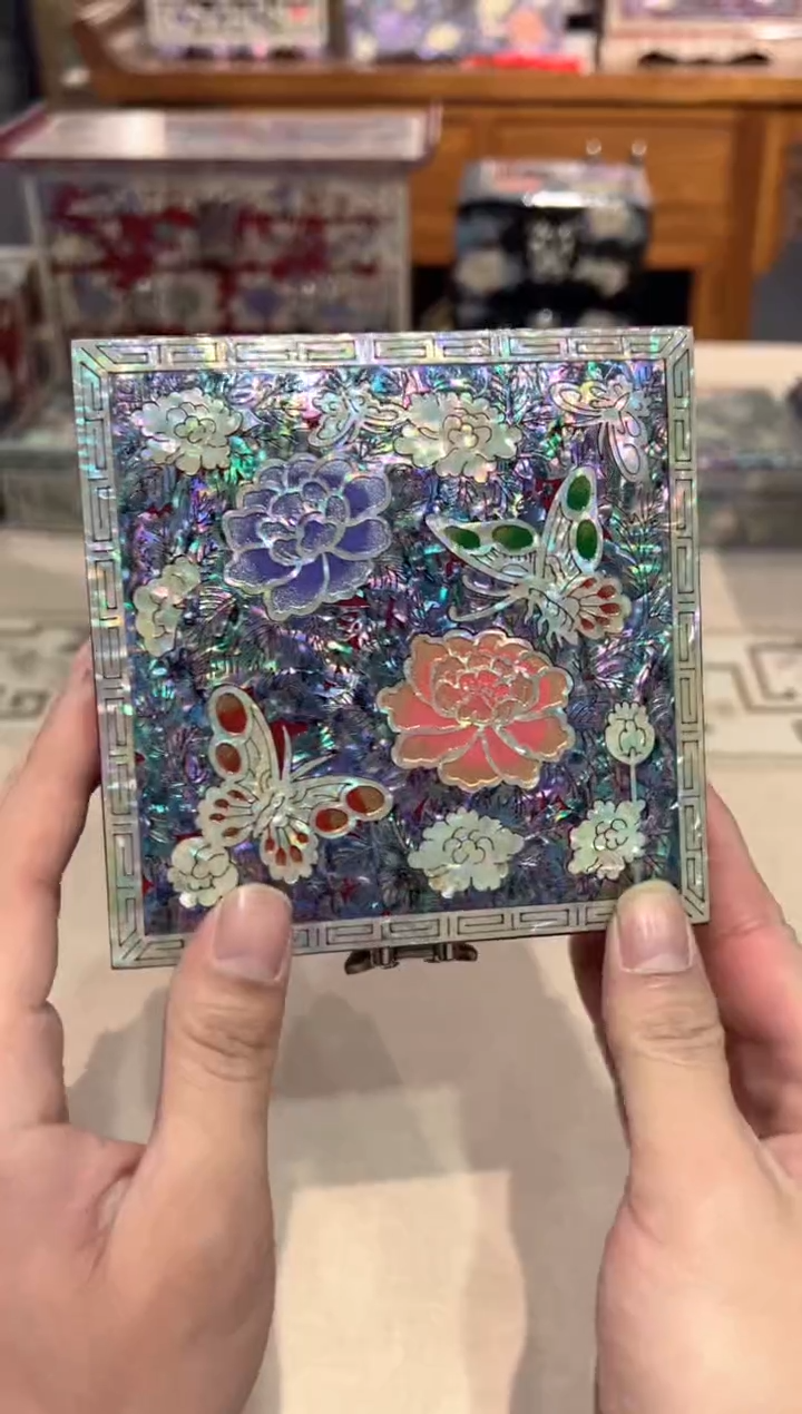 【闪购商品】红底白边弘贝雅螺钿漆器文化馆