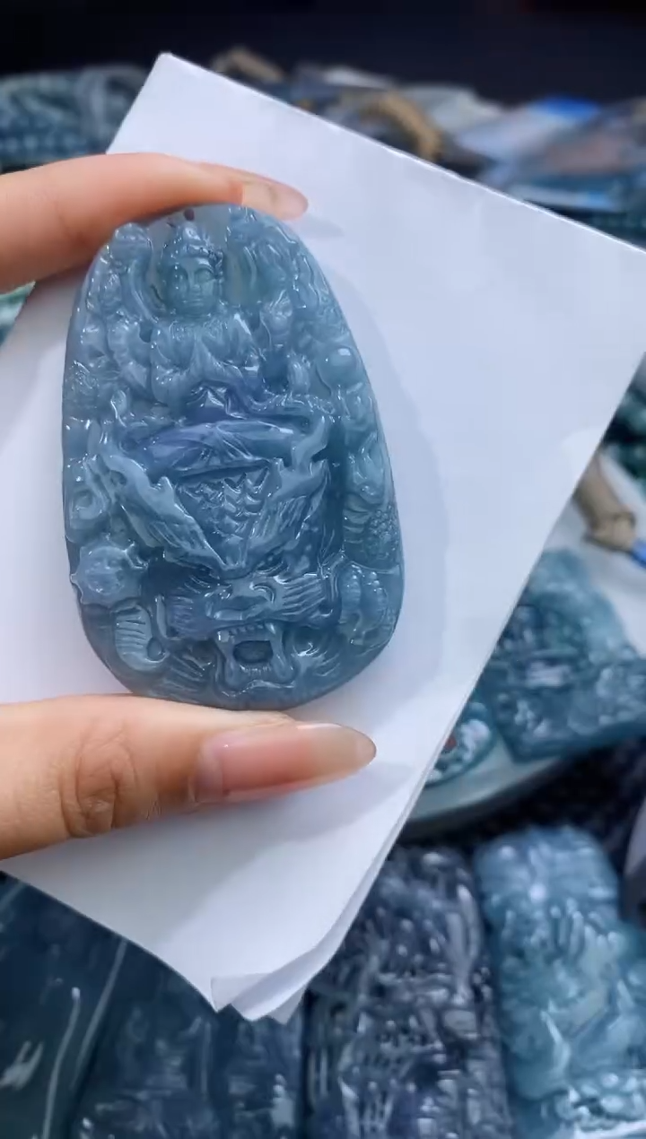 【闪购商品】翡翠颈饰未镶嵌          