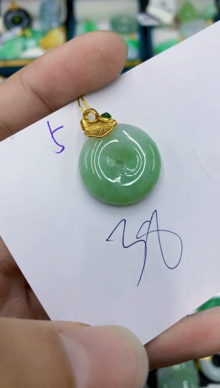 翡翠未镶嵌颈饰1111111111