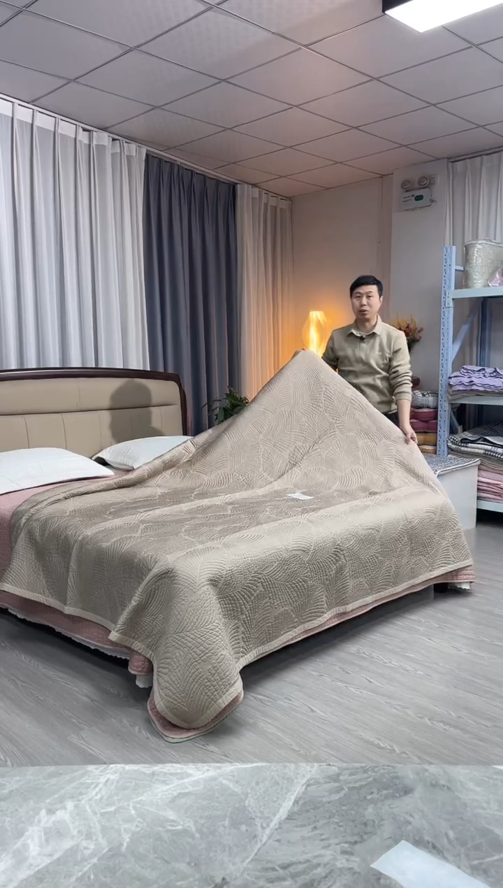 棉200cm*220cm 贡缎副叶（褐色）