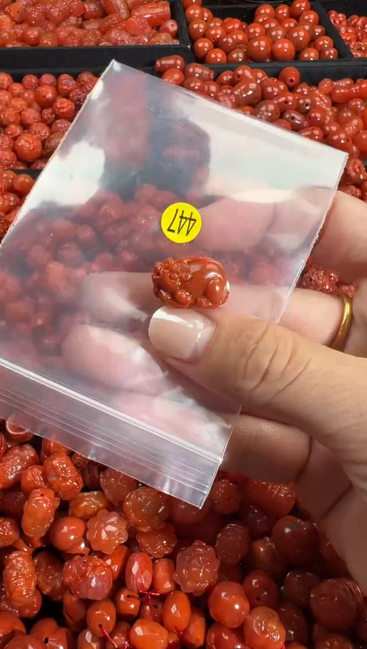 颈饰未镶嵌南红玛瑙1