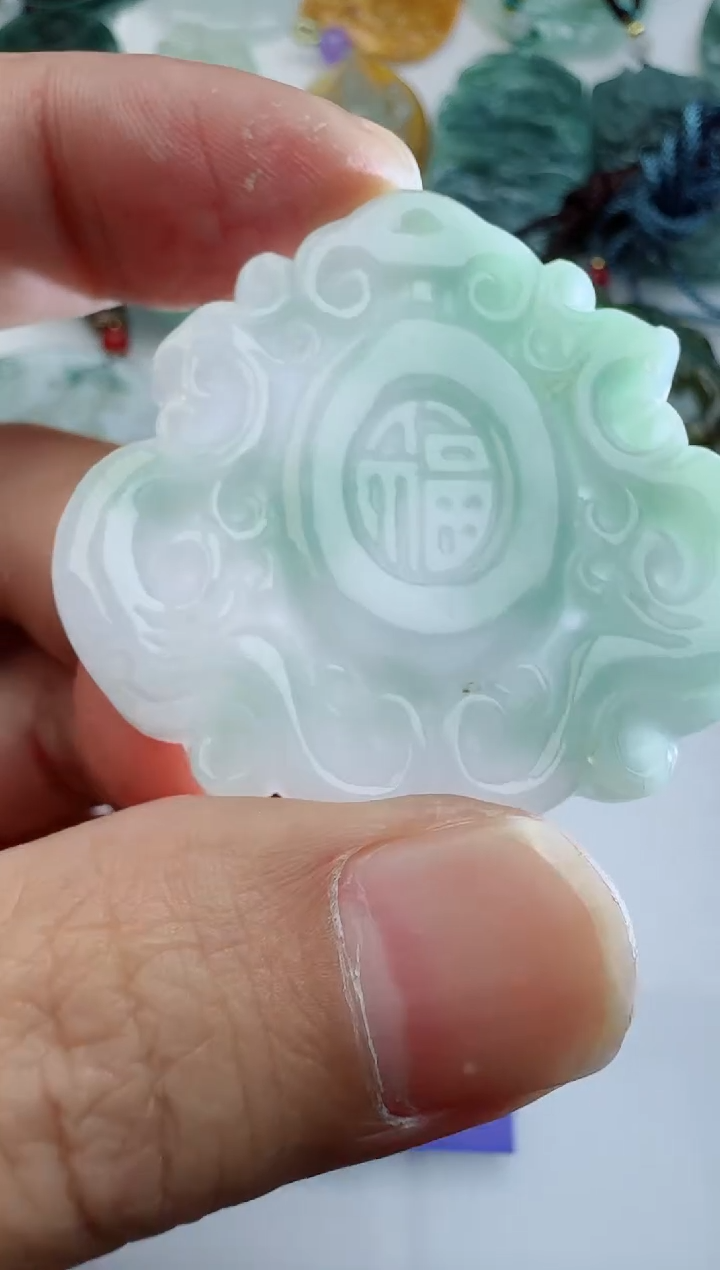 【闪购商品】翡翠颈饰未镶嵌11111111111