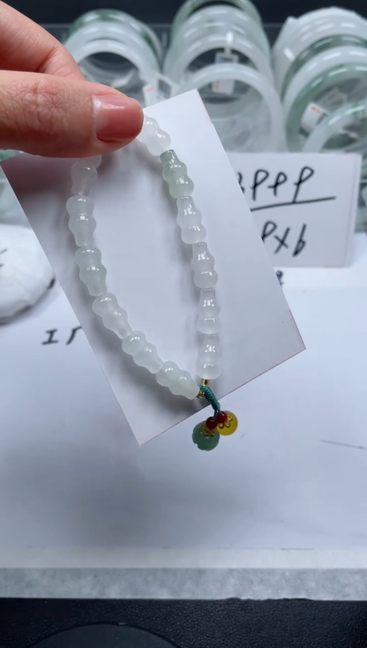 【闪购商品】石英质玉手镯未镶嵌葫芦手链