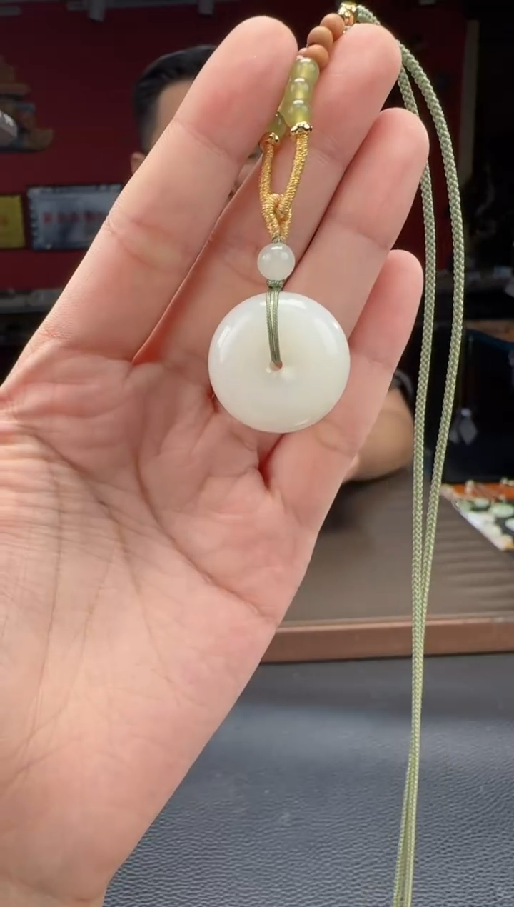 和田玉未镶嵌颈饰白玉平安扣