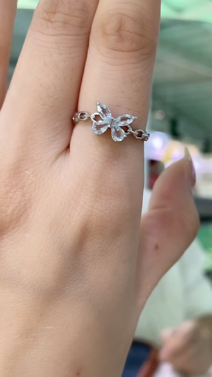 银S925镶嵌戒指海蓝宝石016ZB1102产品一个