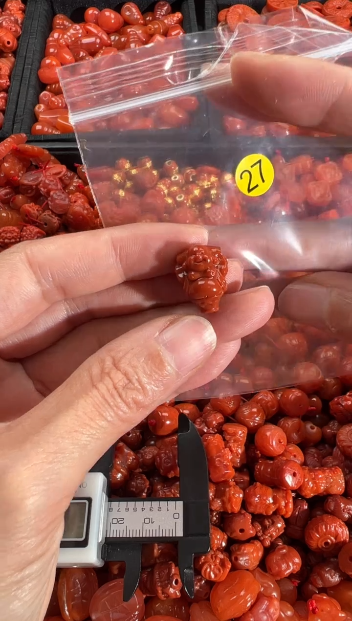 【闪购商品】南红玛瑙颈饰未镶嵌1