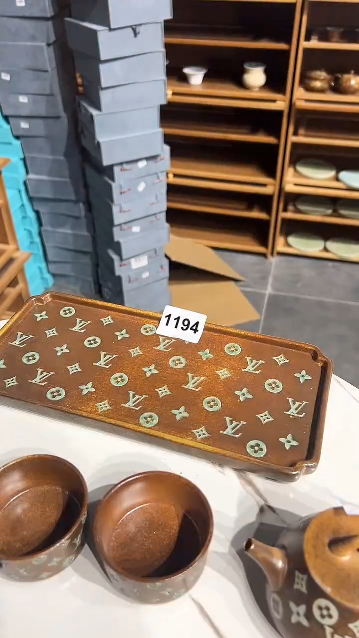龙泉窑老花干泡台微瑕1194