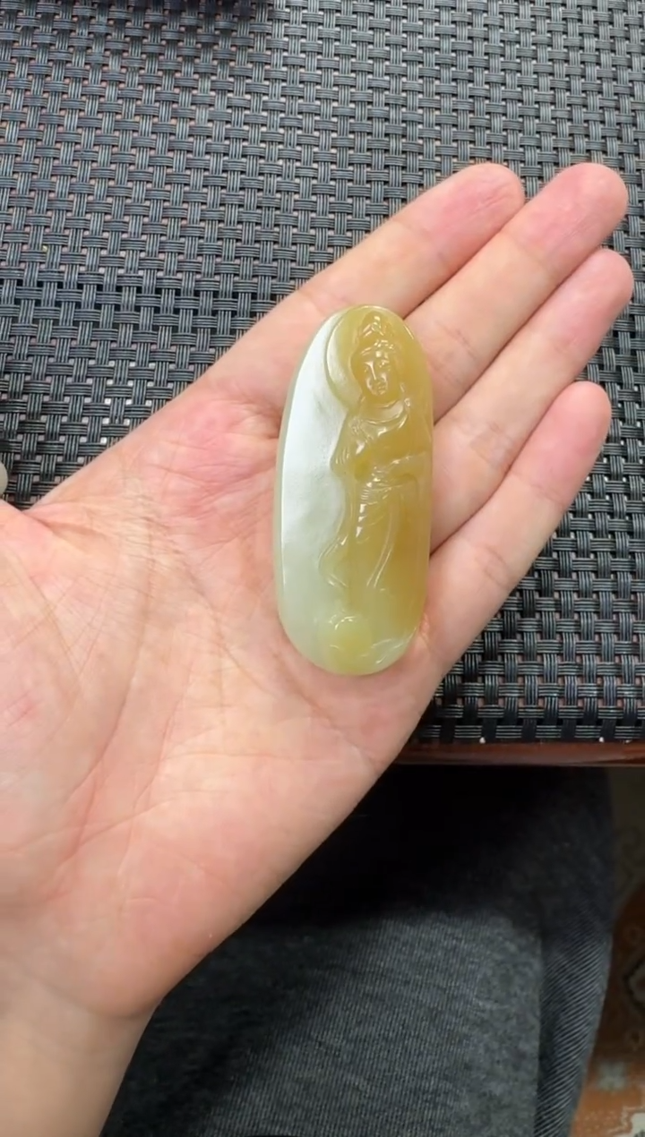 吊坠(赠链)未镶嵌和田玉若羌糖白站观音