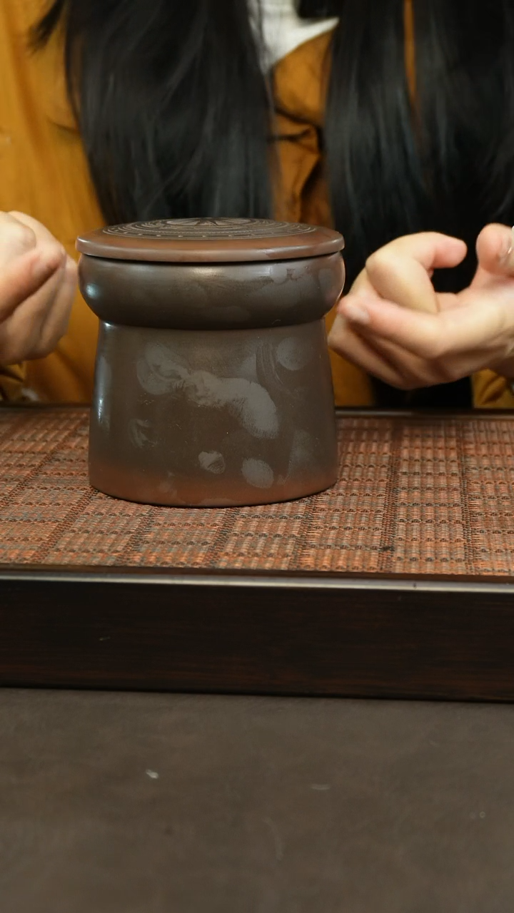 【闪购商品】坭兴陶纯手工带刻画二两茶叶罐