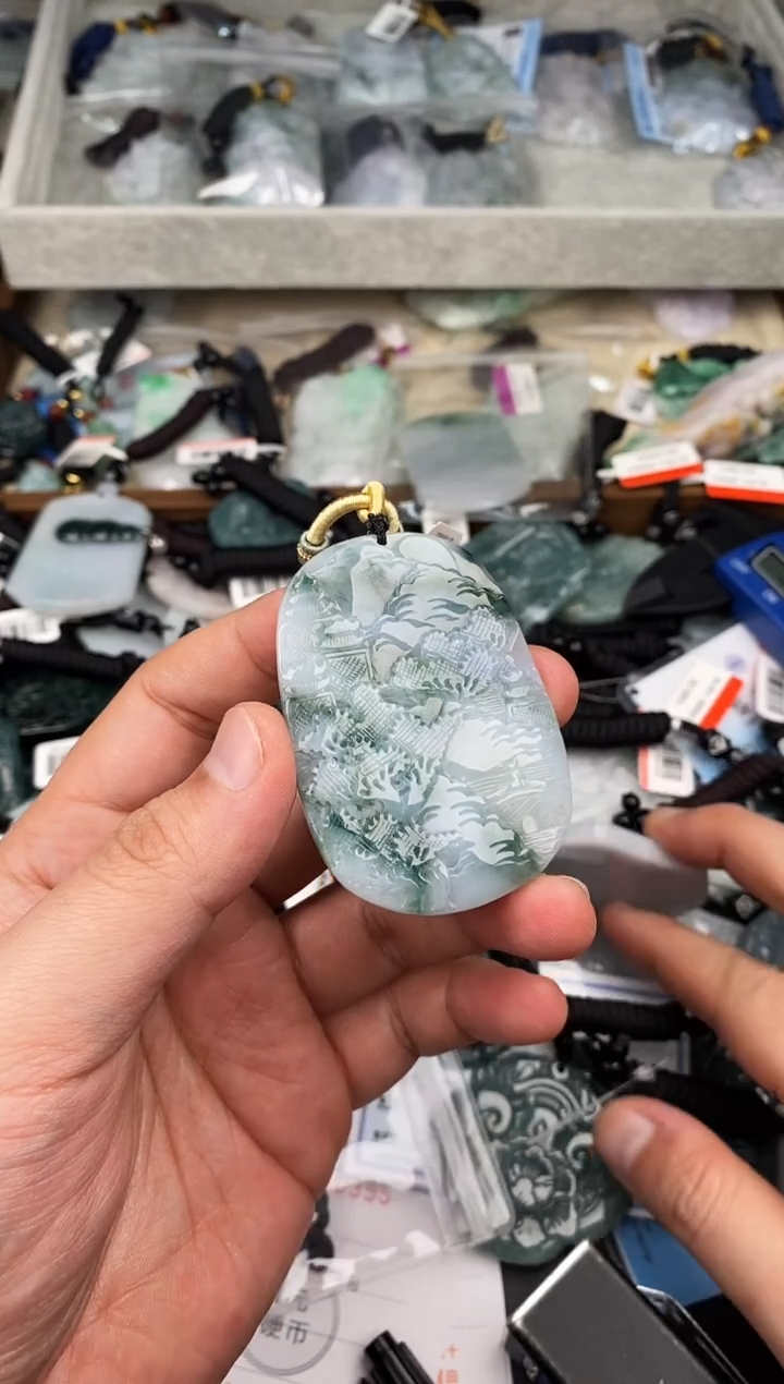 【闪购商品】翡翠颈饰未镶嵌  天然翡翠，一物一图